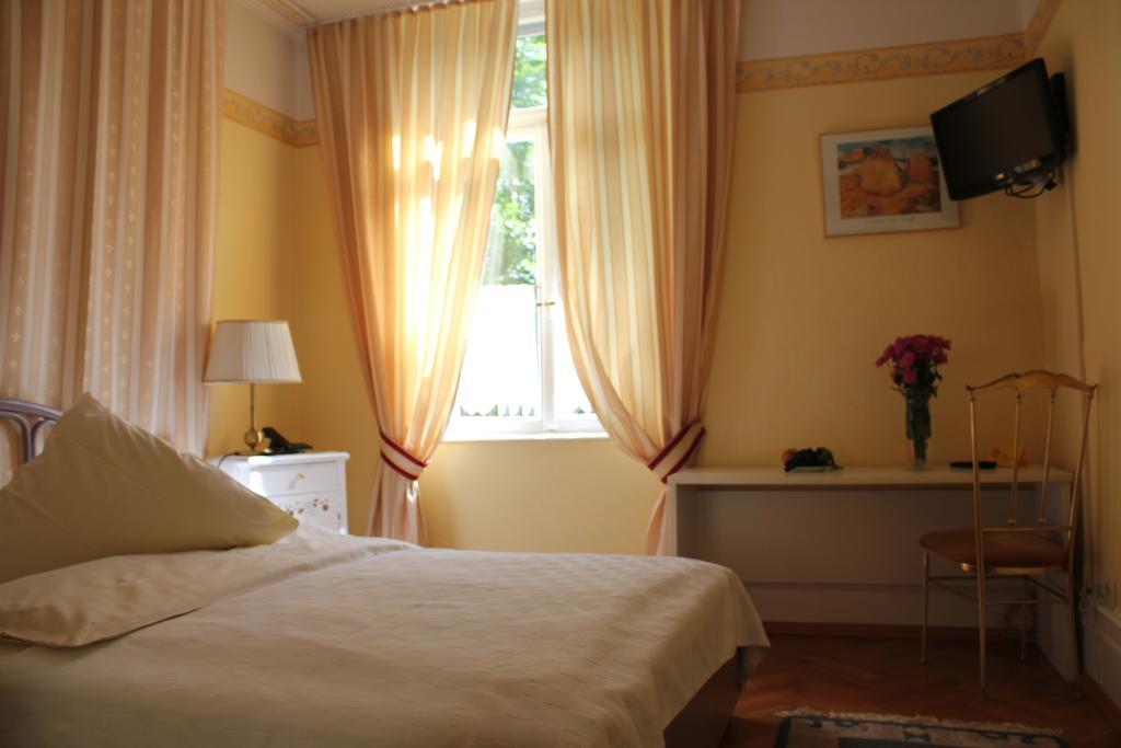 Hotel Waldfriede دارمشتاد الغرفة الصورة